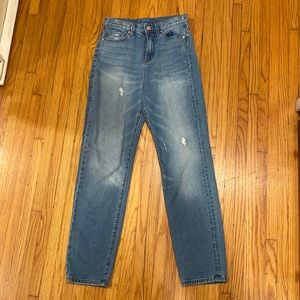 BDG Mom high-rise jeans!